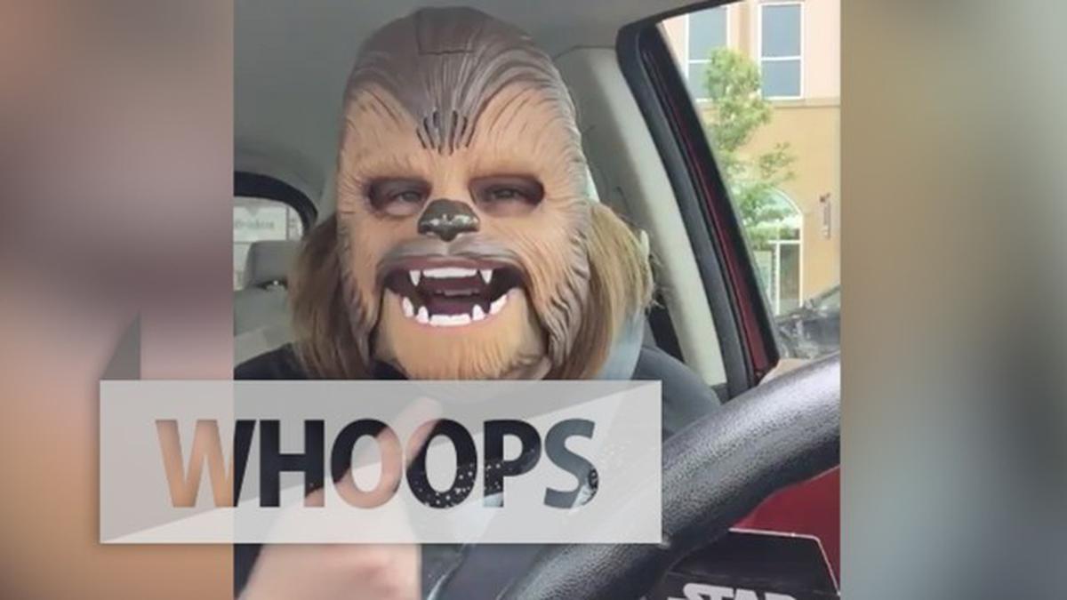 WHOOPS: Video Wanita Bertopeng Jadi Viral di Facebook