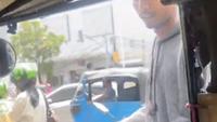 Preman Tanah Abang Palak Sopir Bajaj. (Tangkapan layar Instagram)
