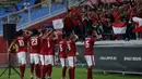 Para pemain Timnas Indonesia merayakan gol yang dicetak Septian David Maulana saat melawan Filipina pada laga SEA Games di Stadion Shah Alam, Selangor, Kamis (17/8/2017). Indonesia menang 3-0 atas Filipina. (Bola.com/Vitalis Yogi Trisna)