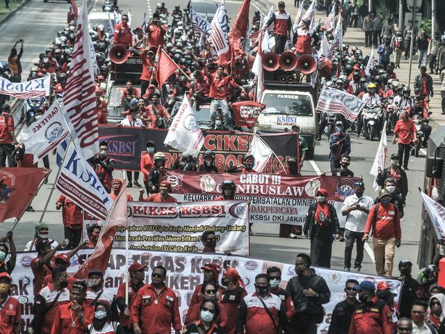 Curiga Ada Permainan Kata Buruh Baca Ulang Draf Uu Cipta Kerja 812 Halaman Bisnis Liputan6 Com