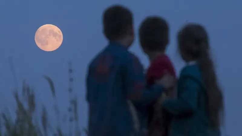 20150927-Keindahan Fenomena Langka Gerhana Bulan Merah Hiasi Langit
