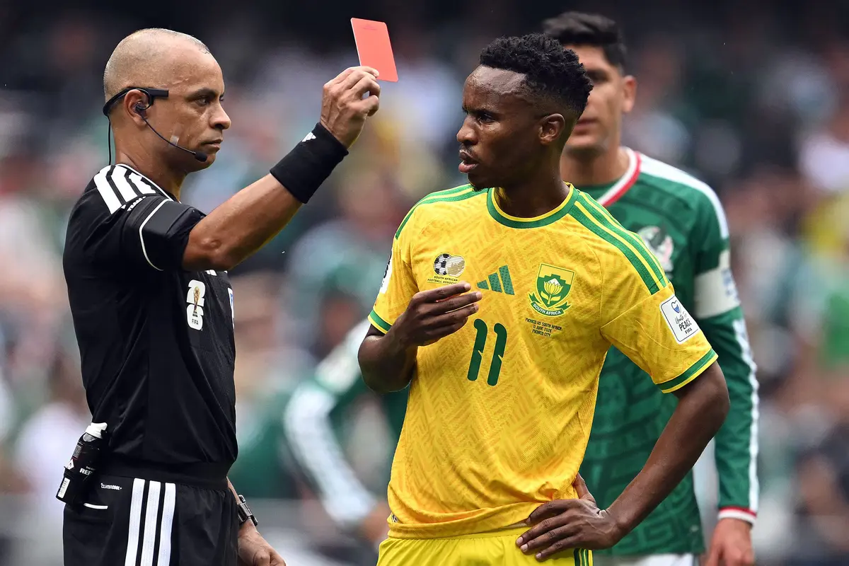 Foto: Tiga Kartu Merah Warnai Laga Pembuka Piala Dunia 2026 antara Meksiko Vs Afrika Selatan
