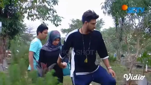 6 Momen Irish Bella Pertama Kali Ziarah ke Makam Anak Kembar, Berusaha Tegar