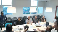 Tim Kuasa Hukum Prabowo-Sandiaga menyambangi kantor LPSK, Sabtu (15/6/2019). (Liputan6.com/ Yopi Makdori)