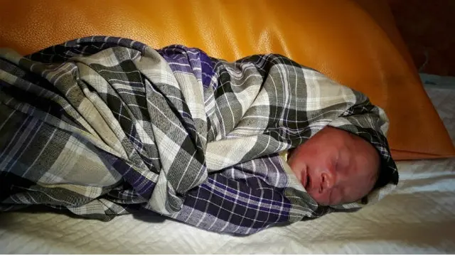 Pasutri Temukan Bayi Sudah Dikerumuni Semut