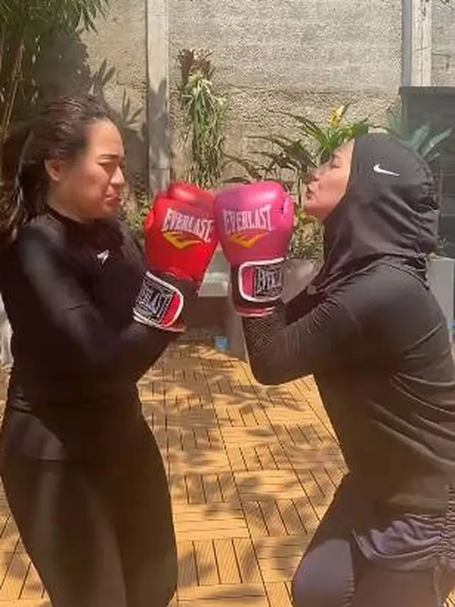 6 Potret Nathalie Holscher dan Irish Bella Seru Latihan Boxing Ini Tuai Sorotan