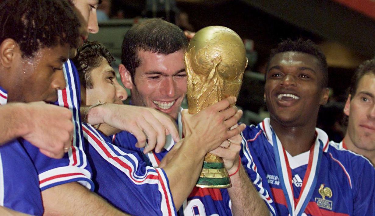 Pemain yang dipanggil Zizou ini sudah mencuat sejak dua tahun sebelumnya dimana ia mampu mempersembahkan dua gol untuk Tim Nasional Prancis pada laga final dan berhasil menjuarai ajang Piala Dunia 1998. (Foto: AFP/Gabriel Bouys)