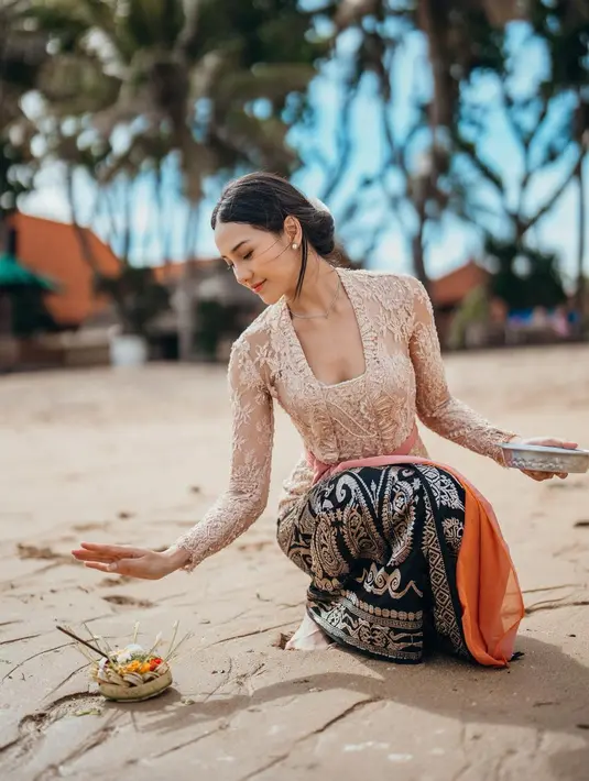 Anya Geraldine diketahui tengah menikmati liburan di Bali bersama para sahabatnya. [@anyageraldine]