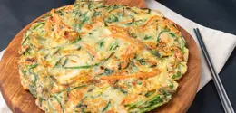 Berikut adalah langkah-langkah untuk membuat haemul pajeon di rumah dengan menggunakan bahan yang sederhana (Sumber: https://depositphotos.com)