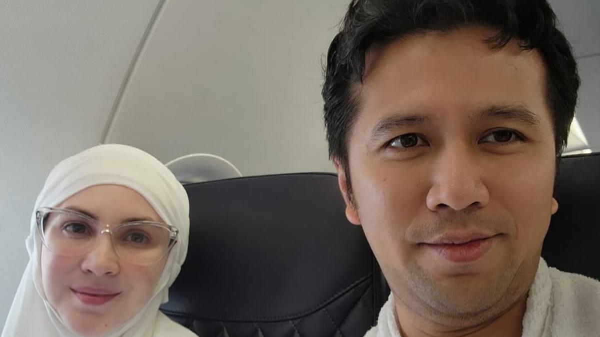 Pesona Cantik Alami Arumi Bachsin dengan Bare Face Jelang Umroh Bersama Suami