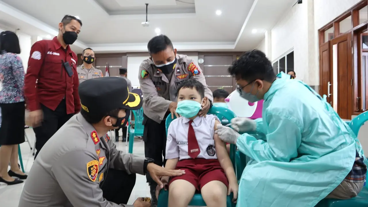 Vaksinasi anak 6-11 tahun dosis pertama di Kota Mojokerto sudah mencapai 88,51 persen. (Dian Kurniawan/Liputan6.com)
