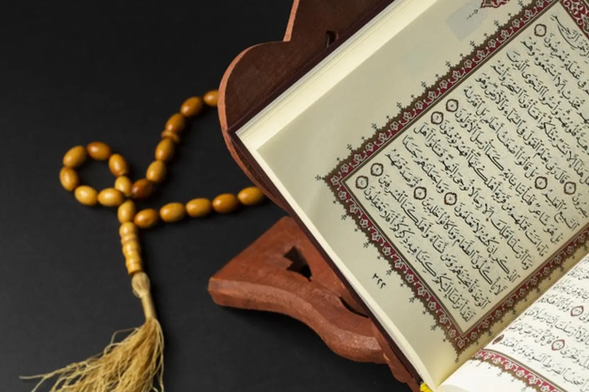 Surat Yasin Lengkap 83 Ayat dan Terjemahan, Simak Pula Keutamaan Membacanya