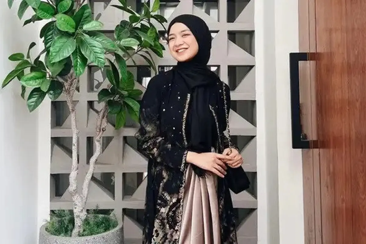 Pilihan Model Atasan Brokat Terbaru untuk Lebaran (credit:instagram Nashwa Zahira)