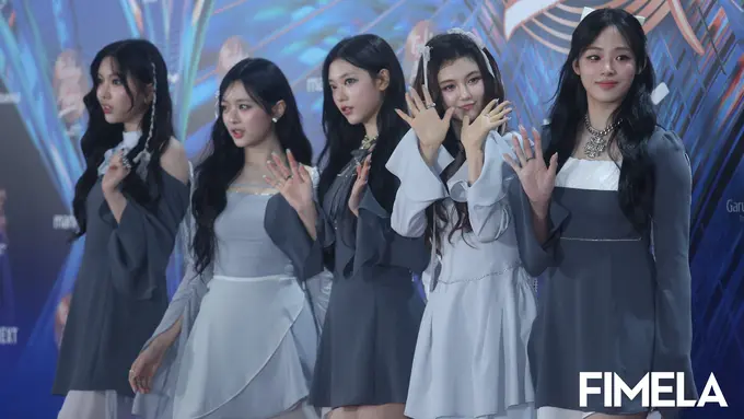 New Jeans di red carpet Golden Disc Awards 2024 yang digelar di Jakarta, Sabtu (6/1/2024). [Foto: Bayu Herdianto/Fimela]