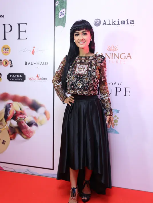 Wanita yang juga merupakan pejuang melawan kanker ini memberikan kepedulian kepada masyarakat khususnya penderita kanker Indonesia agar tetap menjalani hidup dan tidak putus asa. (Andy Masela/Bintang.com)