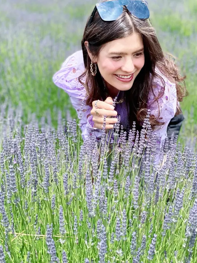 FOTO: Momen Keseruan Liburan Carissa Putri Ke Kebun Bunga Lavender