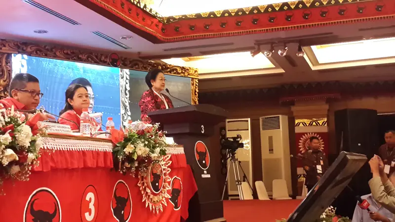 Ketua Umum PDIP, Megawati Soekarno Putri menutup Rakernas PDIP (Liputan6.com/ putu)