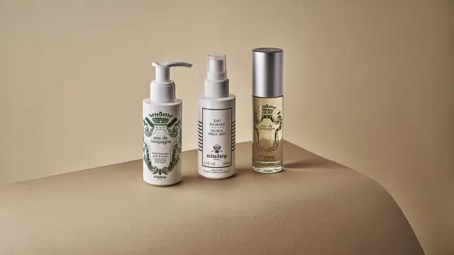 Terbang Lebih dari 10 Jam? Ini Cara Menjaga Kulit Tetap Glowing dengan Ritual Skincare di Pesawat