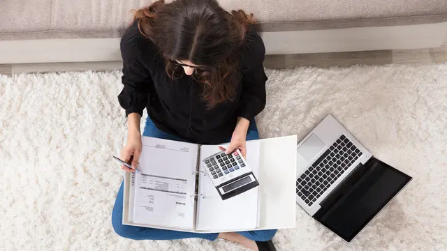 Melakukan perbandingan harga