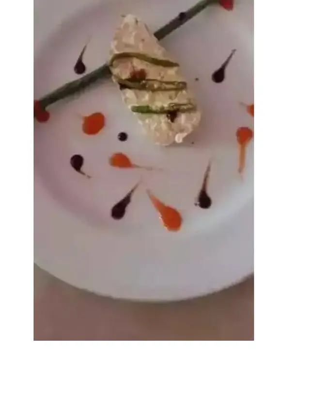 8 Cara Plating Makanan ala Netizen Ini Bikin Geleng Kepala, Kreatif Banget