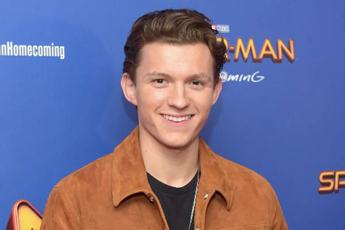 [Bintang] Tom Holland dan Zendaya