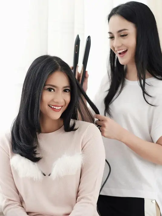 Ririn Ekawati dan Rini Yulianti