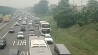 Jelang Natal dan Tahun Baru, Tol Cikampek Arah Cipali Padat