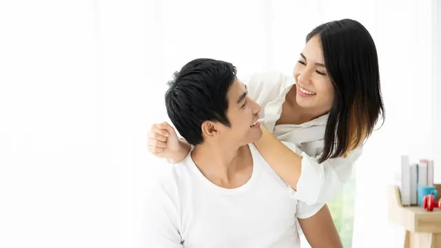 perempuan dan pasangan 25 agustus cinta makin kuat