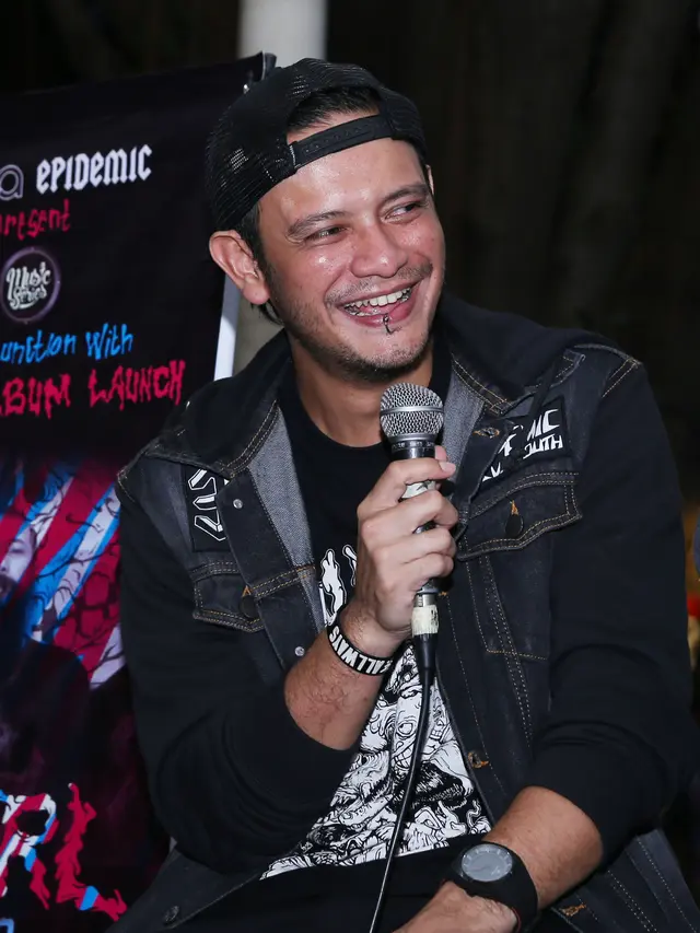 6 Potret Drummer Band Pria yang Selalu Tampil Keren Ini Gayanya Curi Perhatian