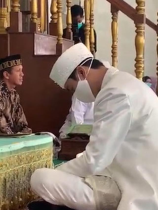 Sah, Ini 7 Momen Akad Nikah Aktor Evan Marvino dan Uffridatun Nitami