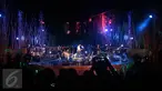 Suasana Konser gitaris Indonesia, Dewa Budjana  bertajuk ' Zentuary' di Tebing Breksi, Prambanan, Sleman, DIY, (23/11). Konser bernuansa Jawa dan Bali ini didukung musisi dan seniman seperti Sruti Respati, Cabrini Asteriska dan lainnya. (Regina Safri)
