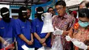 Badan Narkotika Nasional (BNN) kembali memusnahkan barang bukti narkotik jenis sabu sebanyak 5,3 kilogram, Jakarta, Selasa (13/10/2015). Pemusnahan ini digelar di lapangan parkir menggunakan mesin incinerator. (Liputan6.com/Yoppy Renato)