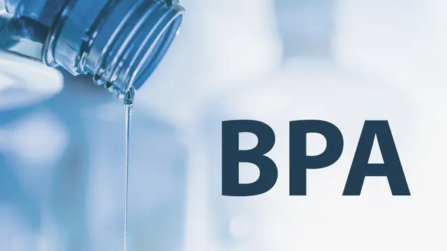 Ilustrasi botol plastik