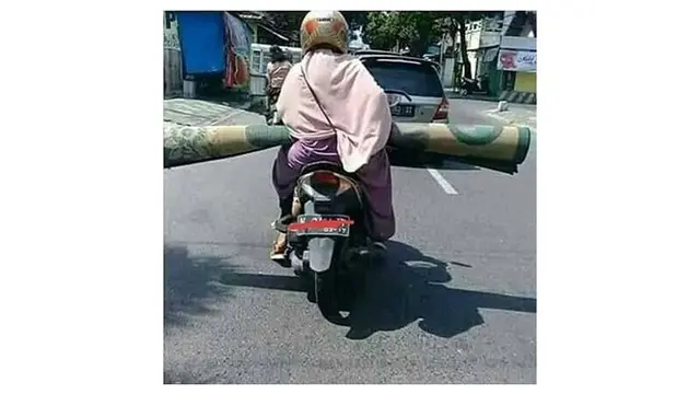 Kelakuan emak (Sumber: Instagram/awreceh.id)