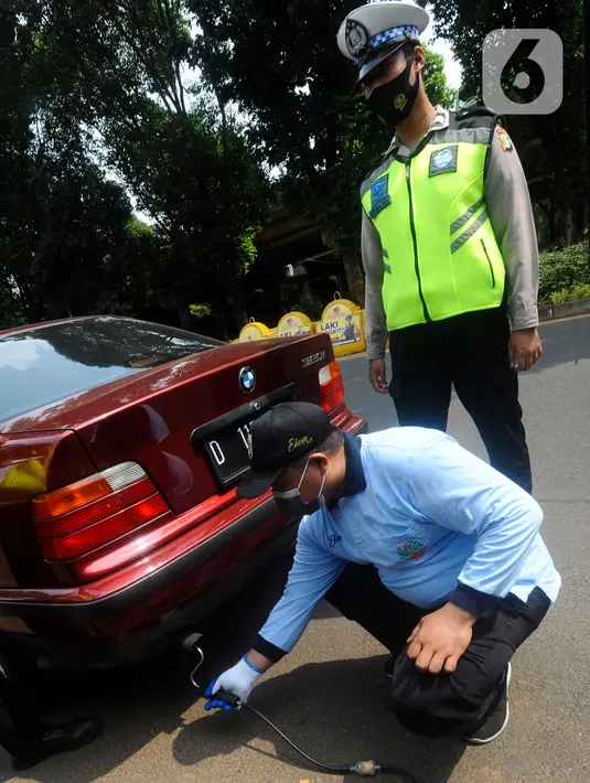 <p>Adapun lokasi razia uji emisi yang dimulai 1 November 2023 akan disebar di lima titik wilayah Jakarta. Kendati begitu, lokasi razia masih bisa berubah sesuai kebutuhan dari masing-masing Satlantas di wilayahnya. (merdeka.com/Arie Basuki)</p>