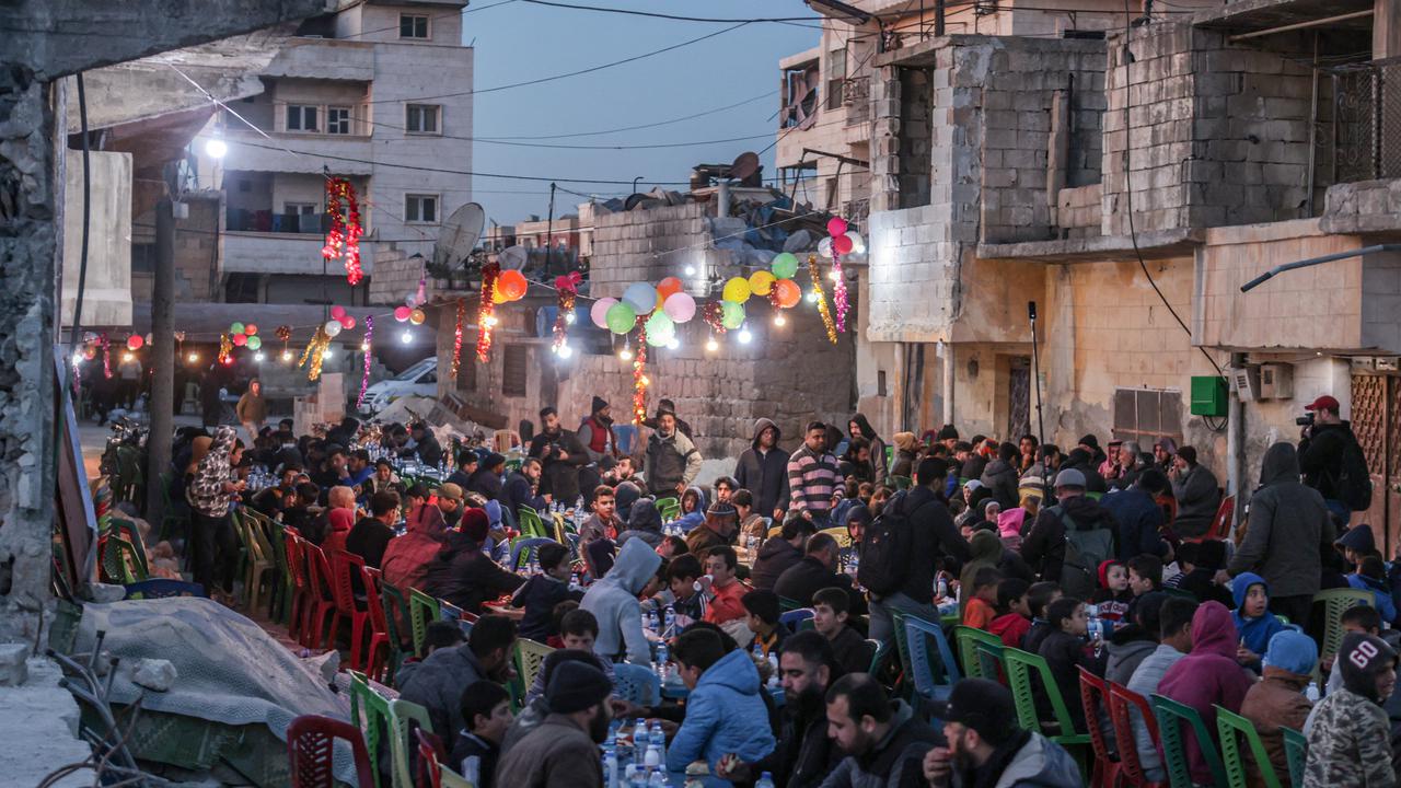 Melihat Korban Gempa Suriah Buka Puasa Bersama di Bulan Ramadhan 2023