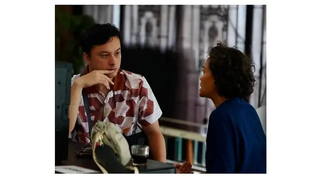 6 Potret Nicholas Saputra di Lokasi Syuting 'Rangga & Cinta', Jadi Co-Producer