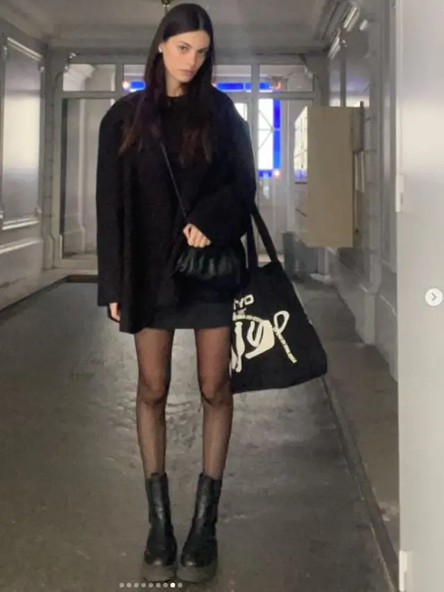 6 Potret May Tager, Model Israel yang Diduga Gantikan Bella Hadid di Iklan Dior