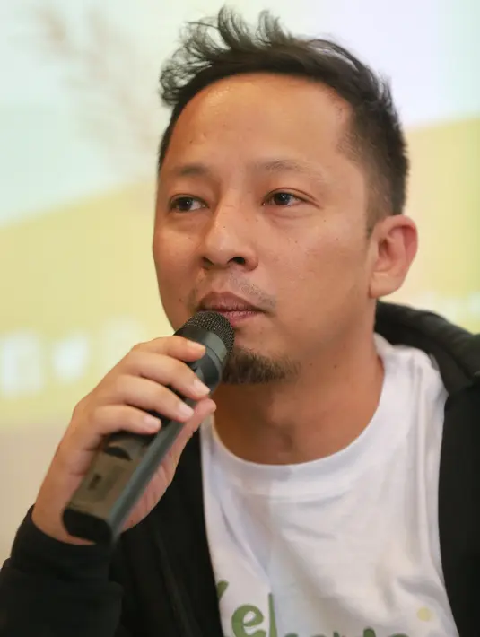 Hal yang menjadi tantangan pada zaman sekarang adalah makin berkembangnya dunia teknologi. Tantangan bagi pembuat film, bagaimana memberikan pemahaman memiliki keluarga sejahtera layaknya dalam sinetron tersebut. (Adrian Putra/Bintang.com)