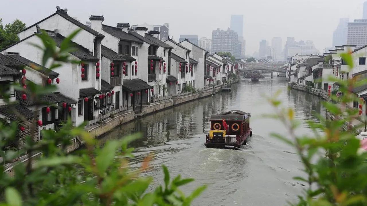Cantiknya Pemandangan dari Kanal Terpanjang di Dunia