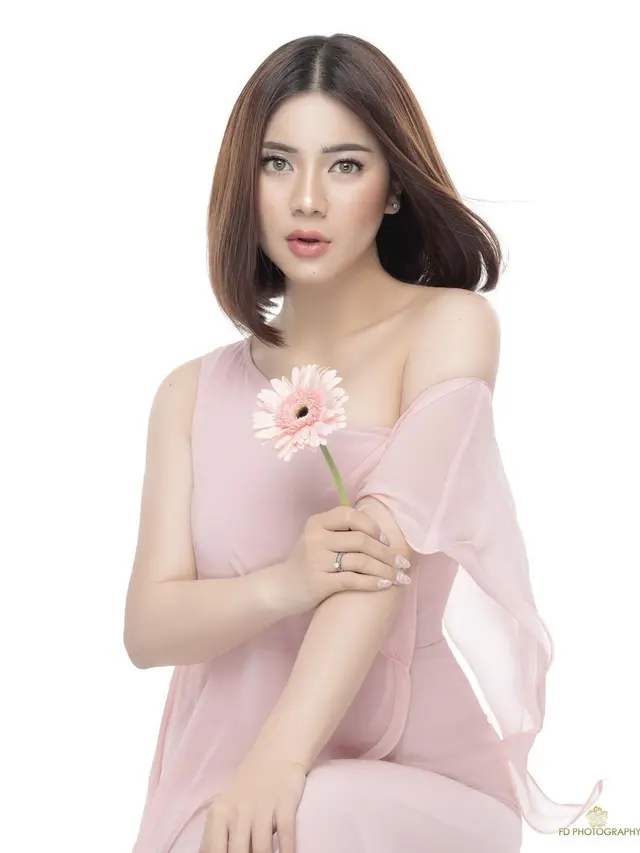 6 Transformasi Perubahan Wajah Felicya Angelista saat Hamil Tua