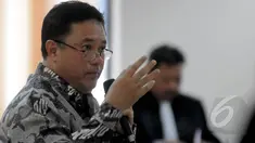 Direktur PT Citra Mandiri Metalindo Abadi, Budi Susanto memberikan kesaksian di sidang lanjutan Didik Purnomo, Pengadilan Tipikor, Jakarta, Kamis (12/2/2015). (Liputan6.com/Herman Zakharia)