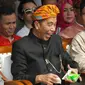 Joko Widodo atau Jokowi dan Prabowo Subianto (AP Photo/Tatan Syuflana, File)