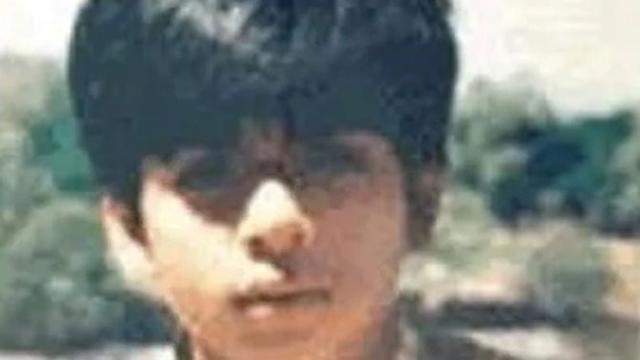 6 Foto Jadul Kajol dan Shah Rukh Khan Saat Masa Remaja Ini Curi Perhatian