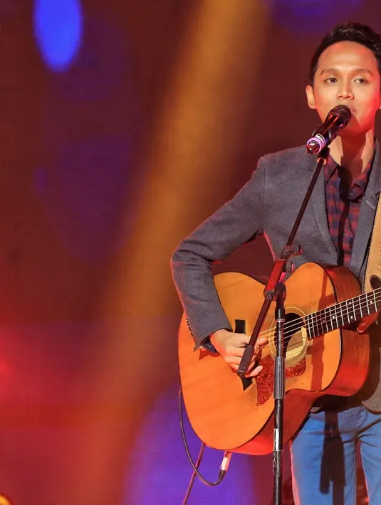 Setelah menerima hadiah berupa uang tunai sebesar Rp 30 Juta, Freza pun mengakui akan menggunakannya untuk dibelikan alat-alat musik. Ia akan menunjukan keseriusannya di dunia musik setelah kemenangan ini. (Adrian Putra/Bintang.com)