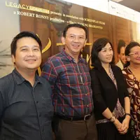 Ahok saat menyaksikan film Kartini. (Ruswanto/Bintang.com)