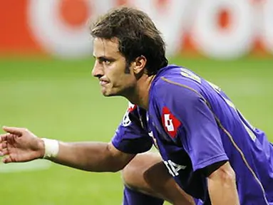 Reaksi kekecewaan dari striker Fiorentina, Alberto Gilardino ketika berhadapan dengan Bayern Muenchen di Liga Champions pada 21 Oktober 2008. AFP PHOTO/OLIVER LANG