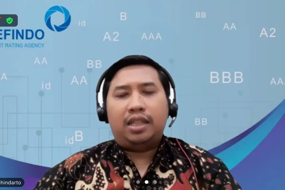 Kepala Divisi Riset Pemeringkat Efek Indonesia (Pefindo), Suhindarto, dalam Konferensi Pers Pefindo, Rabu (15/4/2026). (Liputan6.com/Tira)