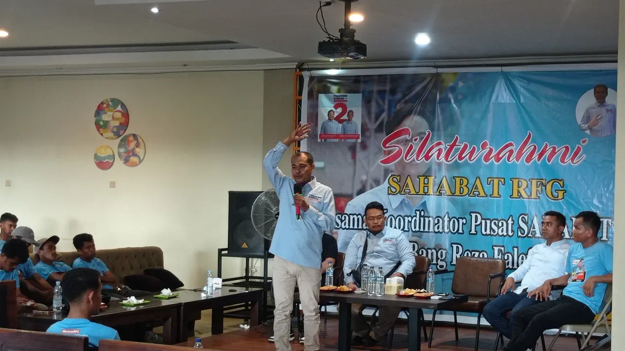 Kampanye Relawan For Gibran RFG di Kota Kendari, bertemu anak muda dan mahasiswa Sulawesi Tenggara, Senin (26/11/2023).