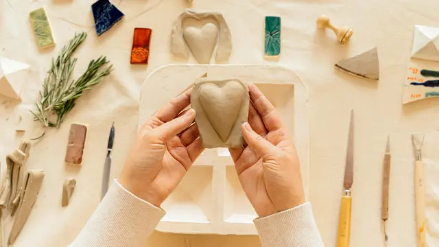 DIY Kit (Paket Membuat Kerajinan)